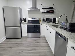 Renovated 2 Bed Walltown Home Walk to Duke B