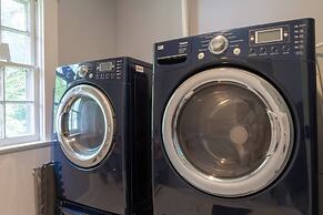 Recently Renovated Chic Durham Farmhouse