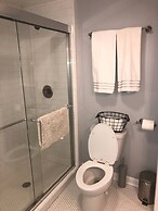 Recently Renovated Chic Durham Farmhouse