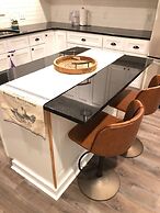 Recently Renovated Chic Durham Farmhouse