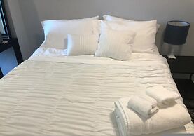 Recently Renovated Chic Durham Farmhouse