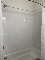 Renovated 1 Bedroom in Forest Hills - B