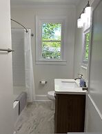 Renovated 1 Bedroom in Forest Hills - B