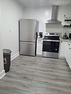 Renovated 2 Bed Walltown Home Walk to Duke A