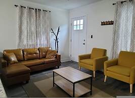 Renovated 2 Bed Walltown Home Walk to Duke A