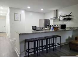 Renovated 2 Bed Walltown Home Walk to Duke A