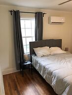 Renovated Cottage Minutes From Downtown