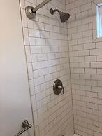 Renovated Cottage Minutes From Downtown