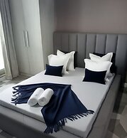 Rio East Tower - Azure Urban Resort