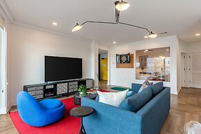 Dual Bachelor Pads w Rooftop Lounge Games Sleeps 26 5 Min to Broadway