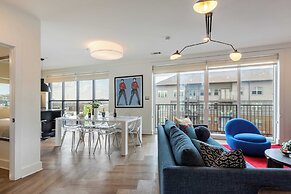 Dual Bachelor Pads w/ Rooftop Lounge & Games Sleeps 26 5 Min to Broadw