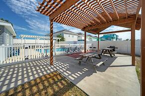 Chic 2BR Coastal Condo Shared Pool Near the Beach Envy the Adventure