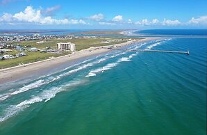 Chic 2BR Coastal Condo Shared Pool Near the Beach Envy the Adventure