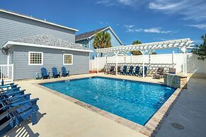 Chic 2BR Coastal Condo Shared Pool Near the Beach Envy the Adventure