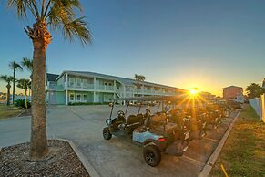 Chic 2BR Coastal Condo Shared Pool Near the Beach Envy the Adventure