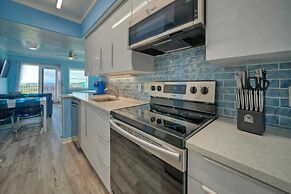 2 Condos in Beachfront Complex Pool Pickleball Bubbly Blew Seaside Ble