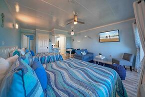 2 Condos in Beachfront Complex Pool Pickleball Bubbly Blew Seaside Ble