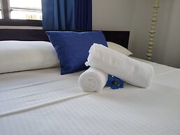 Roche Kerlan Apartments