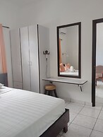 Roche Kerlan Apartments