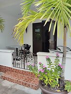 Roche Kerlan Apartments