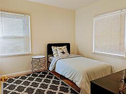 Convinient Location in Los Angeles