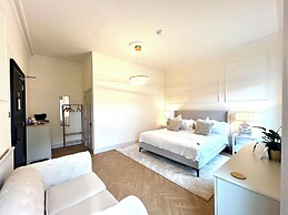 Allandale ApartHotel