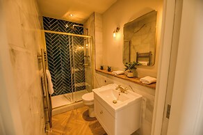 Allandale ApartHotel