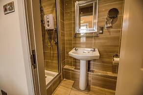 Allandale ApartHotel