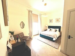 Allandale ApartHotel