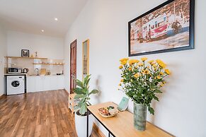 Wecozy Hanoi - Railway Side, The Old Quarter