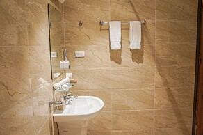 Wecozy Hanoi - Railway Side, The Old Quarter