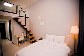 Naju Duplex Residence Hotel