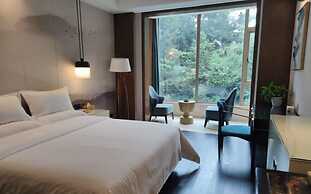 Longquan Jinsha Hotspring Hotel