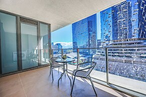 StayAU Leisure 2BR Modern CBD Apt