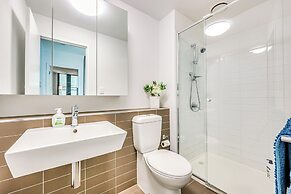 StayAU Leisure 2BR Modern CBD Apt