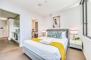 StayAU Leisure 2BR Modern CBD Apt