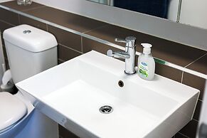 StayAU Leisure 2BR Modern CBD Apt