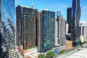 StayAU Leisure 2BR Modern CBD Apt