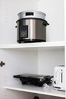 StayAU Leisure 2BR Modern CBD Apt