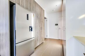 StayAU Leisure 2BR Modern CBD Apt