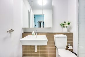 StayAU Leisure 2BR Modern CBD Apt