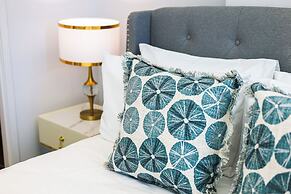 StayAU Leisure 2BR Modern CBD Apt