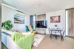 StayAU Leisure 2BR Modern CBD Apt
