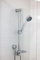 StayAU Leisure 2BR Modern CBD Apt