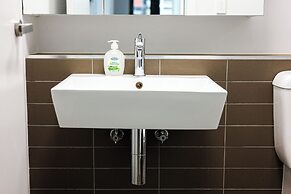 StayAU Leisure 2BR Modern CBD Apt