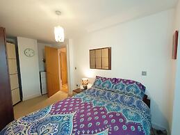 Apartmentsleeps5-balcony-petfriendly-aoarena-heatonpark-onstreetparkin