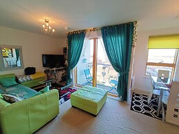 Apartmentsleeps5-balcony-petfriendly-aoarena-heatonpark-onstreetparkin