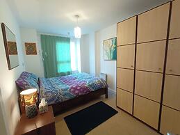 Apartmentsleeps5-balcony-petfriendly-aoarena-heatonpark-onstreetparkin