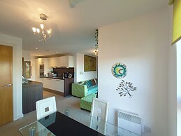 Apartmentsleeps5-balcony-petfriendly-aoarena-heatonpark-onstreetparkin