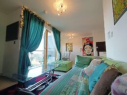 Apartmentsleeps5-balcony-petfriendly-aoarena-heatonpark-onstreetparkin